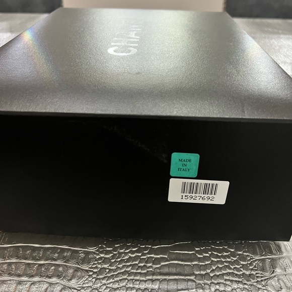 CHANEL Bag. 100% Authentic - Picture 11 of 14